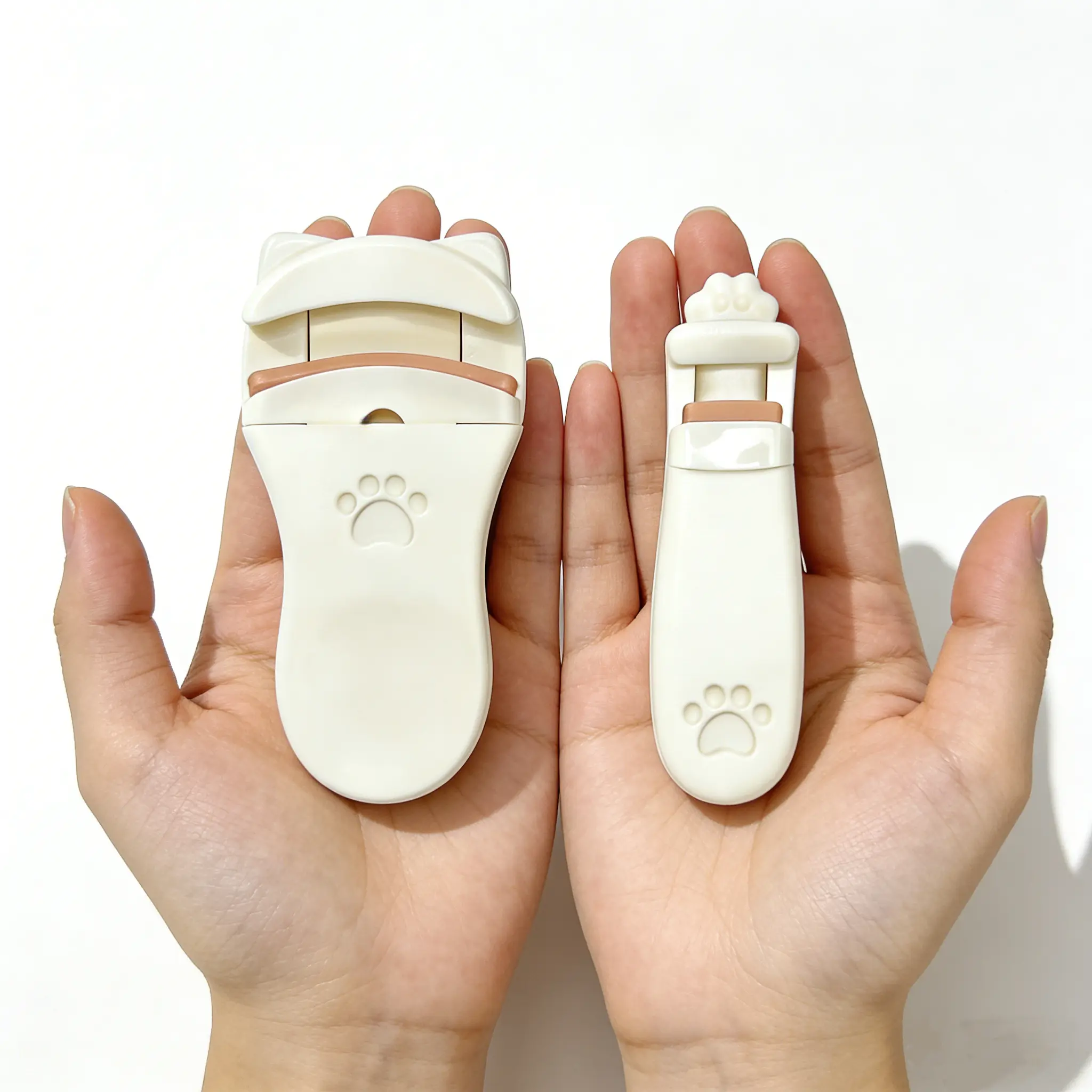 2 Style Eyelash Curler - Lash Curler with 2 Extra Silicone Replacement Pads, Achieve Perfect Curls in 5 Seconds - Quick Natural Curling for Long Lasting (White))