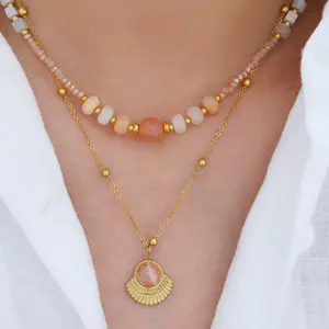 Light Luxury Style Women'S Sunstone and Moon Bohemian Fan-shaped Pendant Necklace