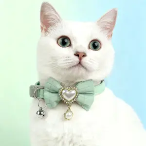 Adjustable Bow Heart Pet Collar for Cats & Dogs, Cute Photo Prop Accessory, Stylish Pet Necklace, Essential Pet Supplies