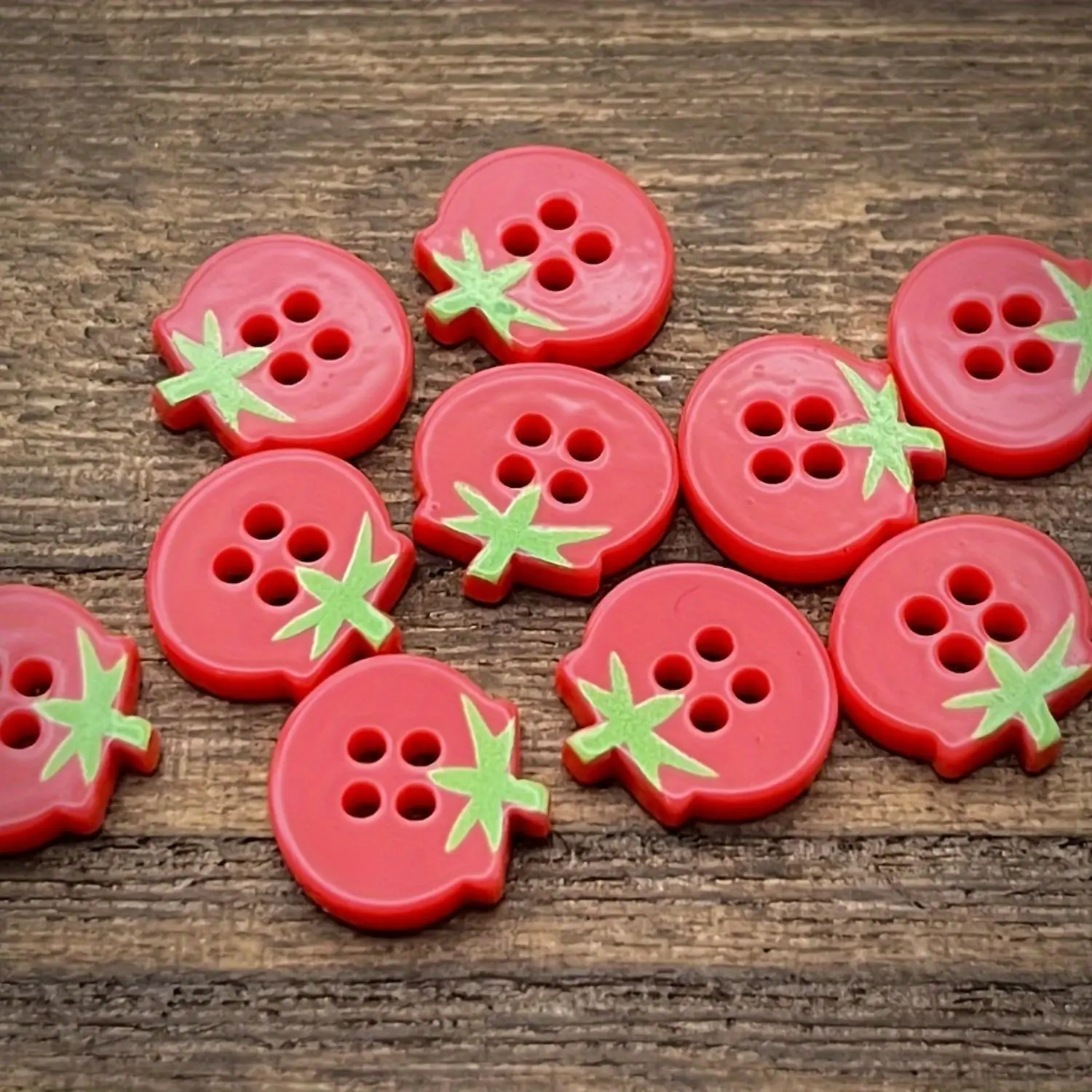 Cute Tomato Design 4-hole Raw Edge Button, 10pcs/set Resin Craft Embroidery Button, Embroidery Accessories, DIY Fashion Apparel and Decorations Button for Clothes, Bags, Crafts
