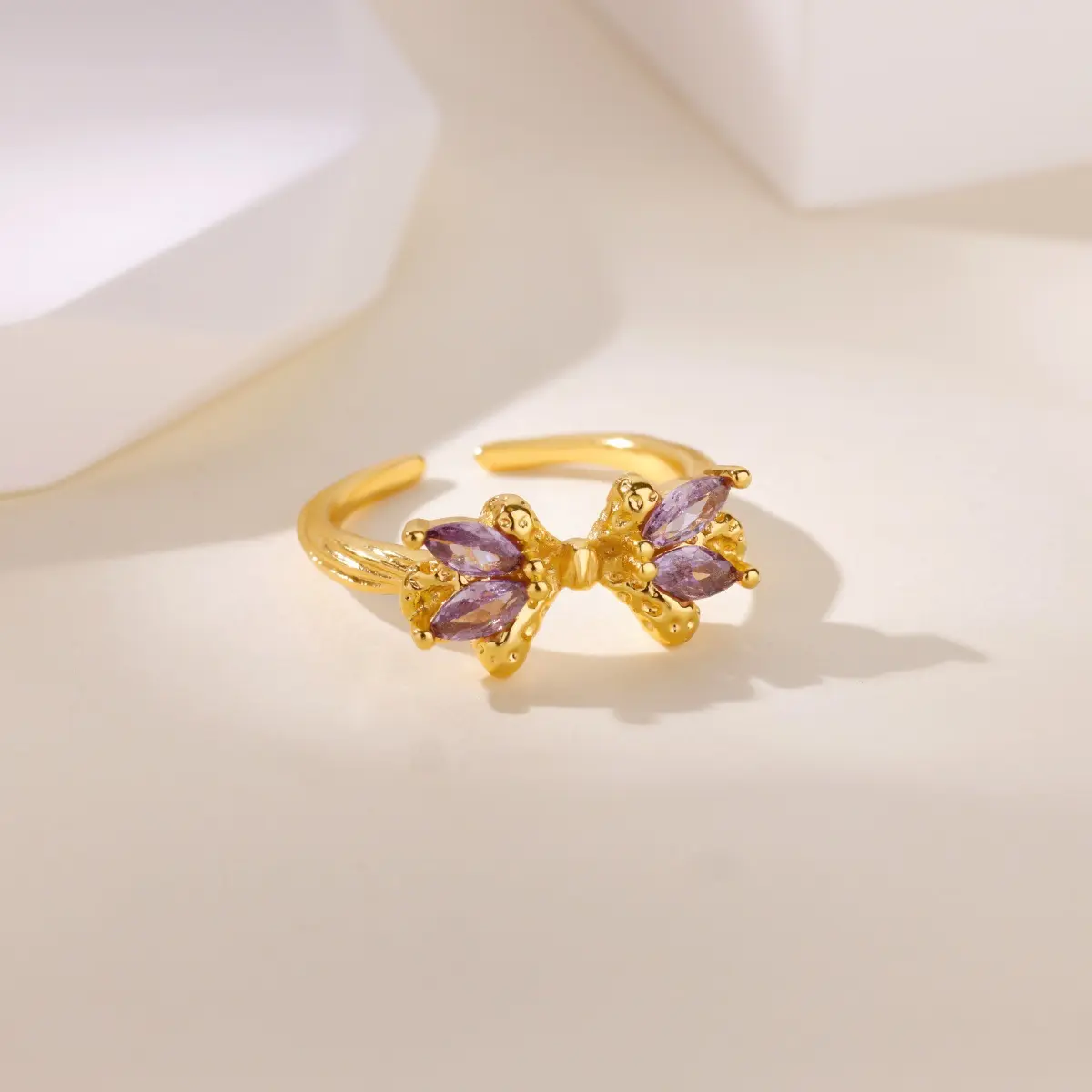18K Gold Plated Purple Heart Bow Zircon Ring |     Luxury Minimalist Claddagh Ring for Women