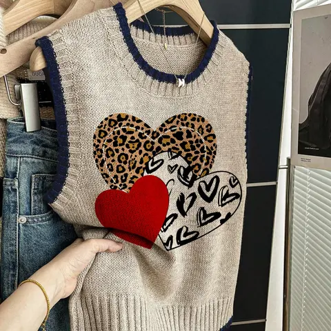 Women's Fitted Casual Sleeveless Round Neck Knit Top Vests Sleeveless Fitted Style, Womenswear Heart Pattern Love Design, Deep Blue Color, Perfect for Spring & Fall, Ideal Valentine Gift