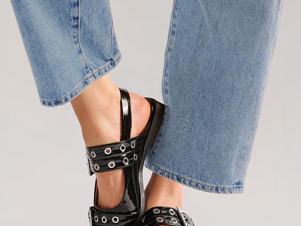 DREAM PAIRS Pointed-toe Buckle Slingback Flats