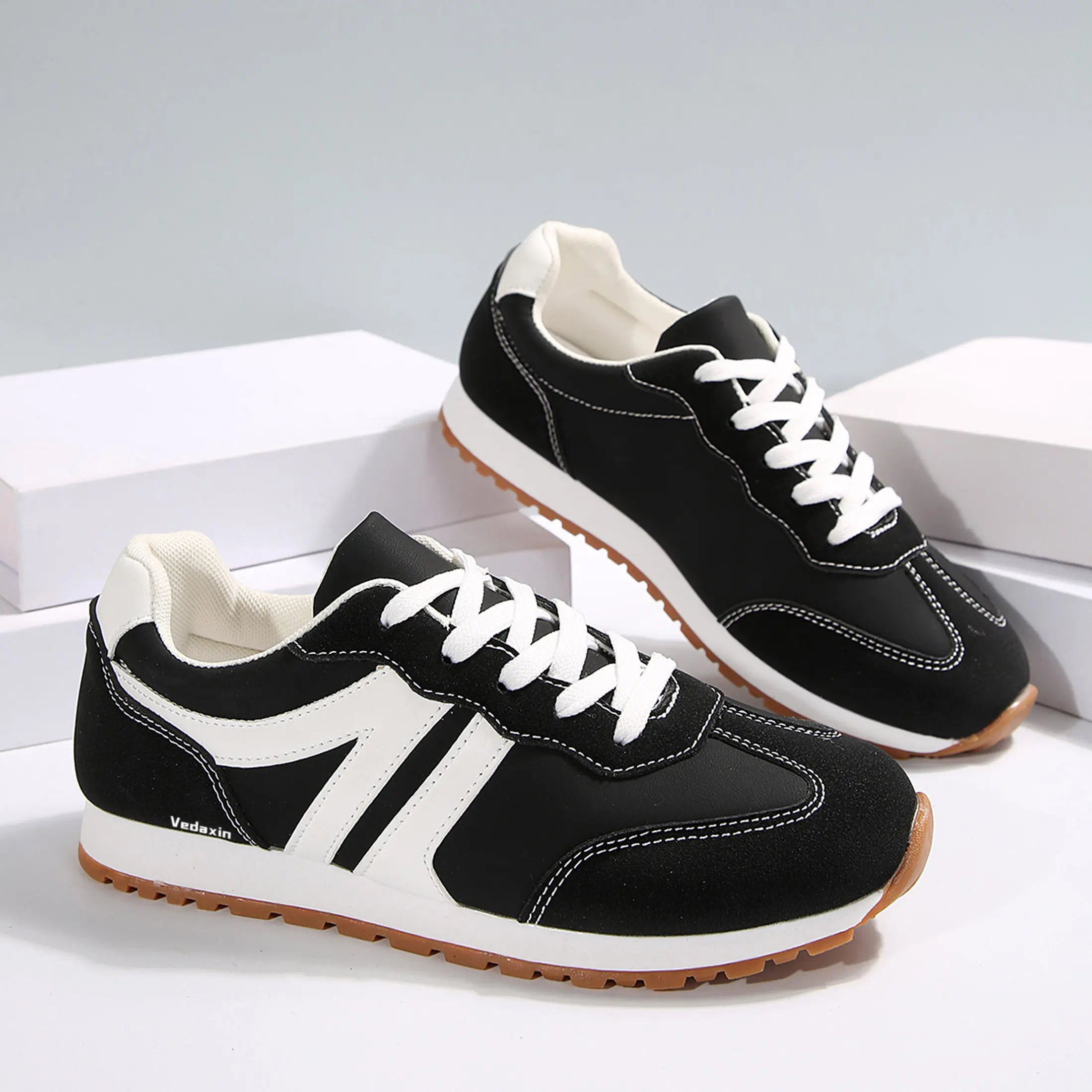 Women's Waterproof And Anti-Slip Round Toe Low-Top Casual Shoes Contrast Color Lace-Up Sneakers Fashionable And Suitable For All Seasons Summer Vibes