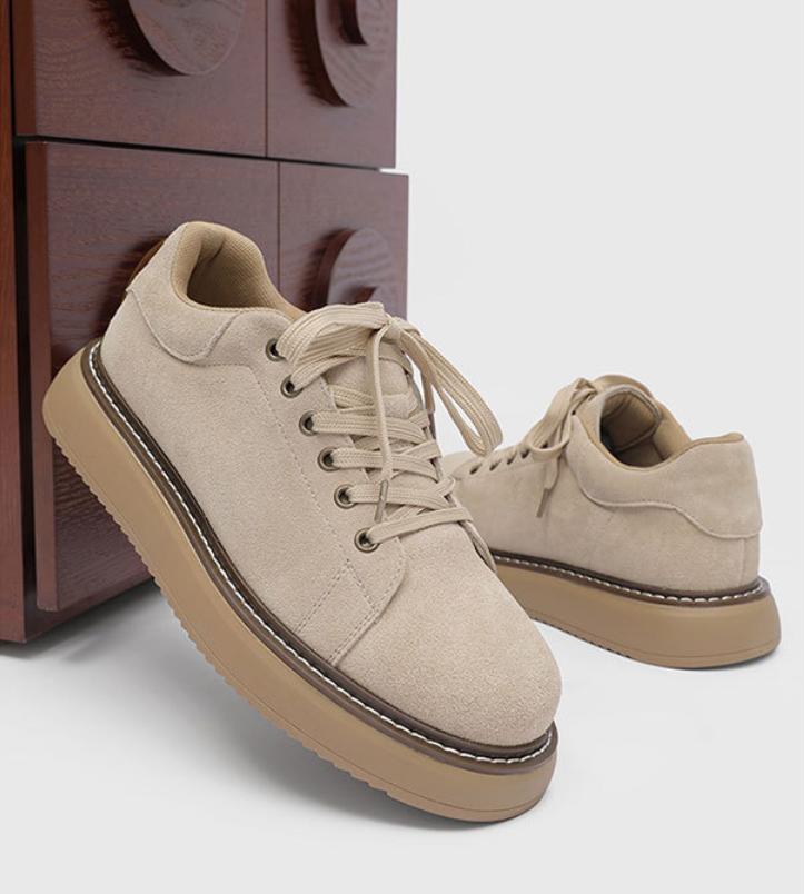Vintage Workwear Icon: Camel Suede Platform Casual Shoes