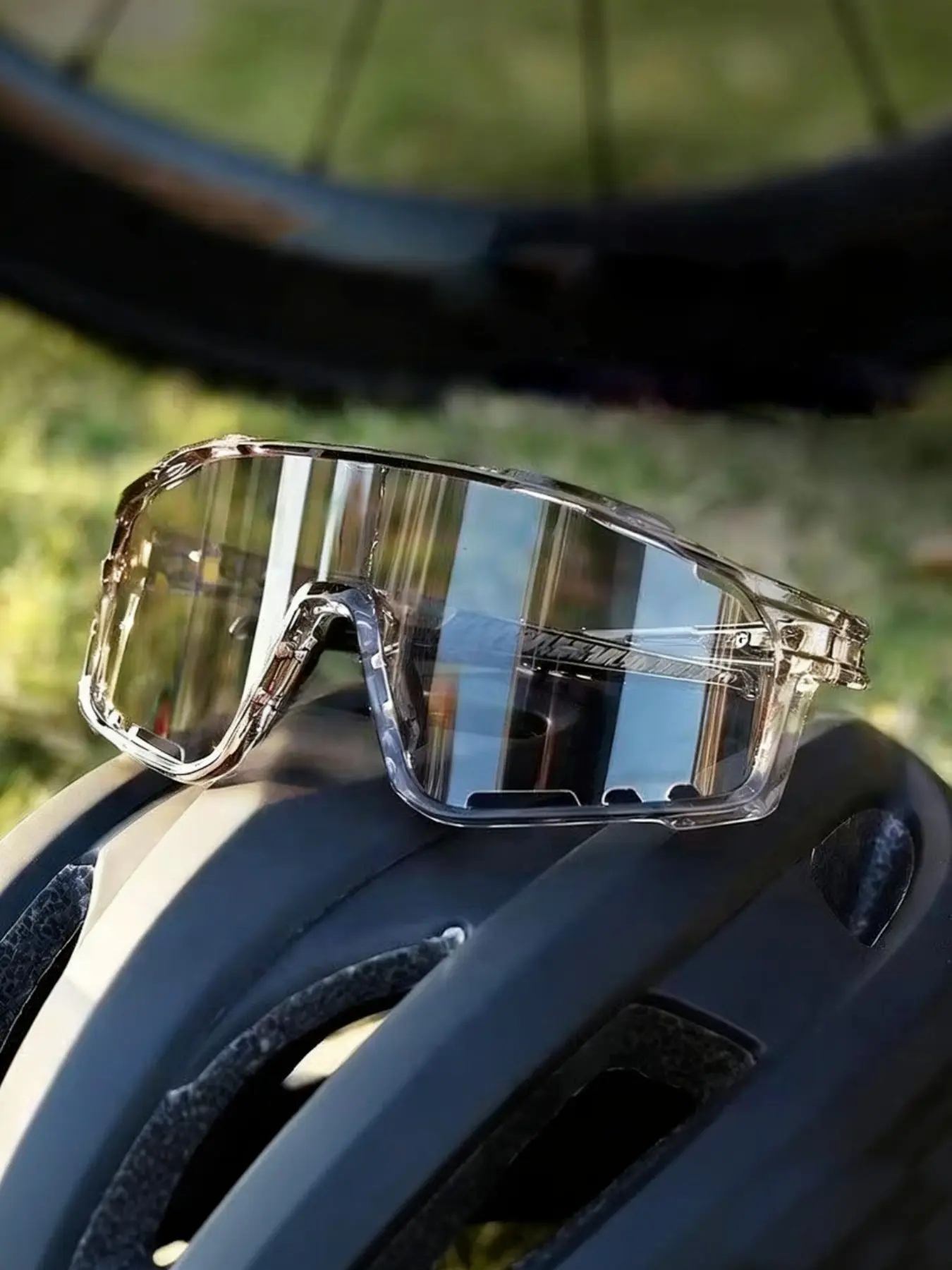 Fashionable Large Frame Outdoor Mountain Bike Cycling Glasses, Mountain Climbing Skiing Windproof UV Protection Sunglasses, Photochromic Hiking Sports Goggles, Biking Sunglasses, Outdoor Cycling Eyewear