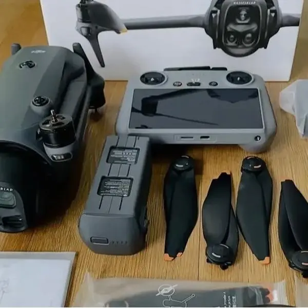 NEW DJI MAVIC 4 PRO FLY MORE COMBO