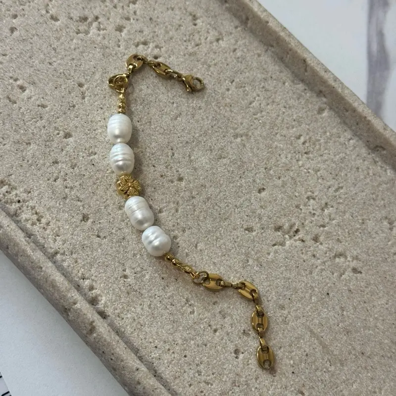 Gigi Pearl Bracelet
