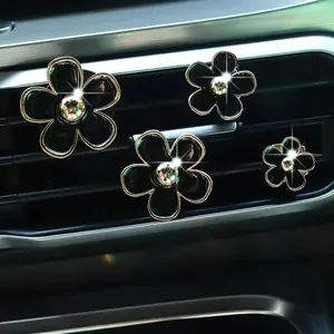 4pcs Daisy Car Perfume Decorations, Alloy Five-Petal Flower Air Vent Clips, Cute Floral Car Accessories for Women, Girly Car Interior Sets, Car Interior Kit