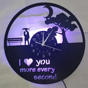 Romantic Love Theme Vinyl Wall Clock, Elegant Design, Perfect for Living Room and Bedroom, Ideal Gift, Quartz Movement