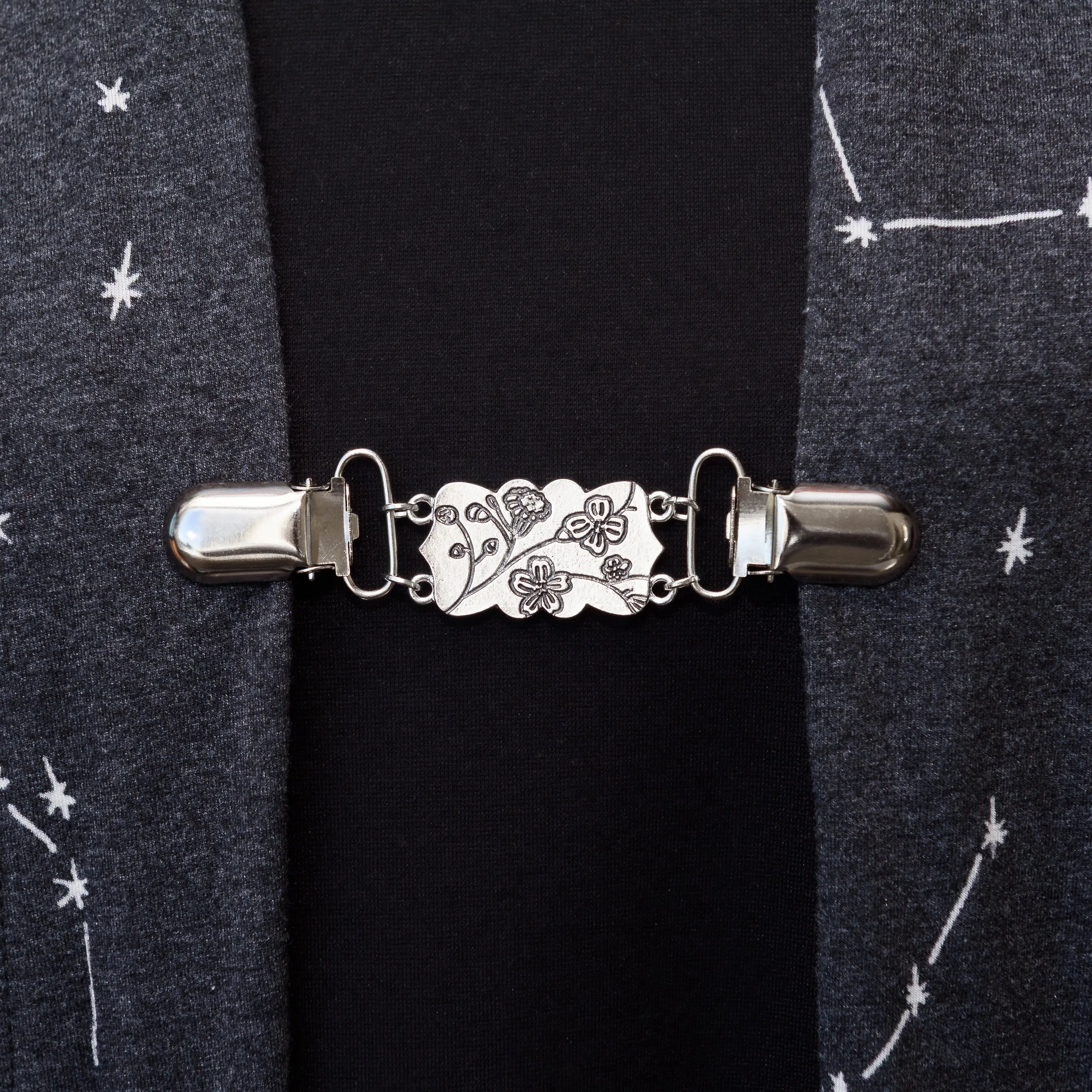 Silver Floral Cinch Clip Silver Floral Cinch Clip