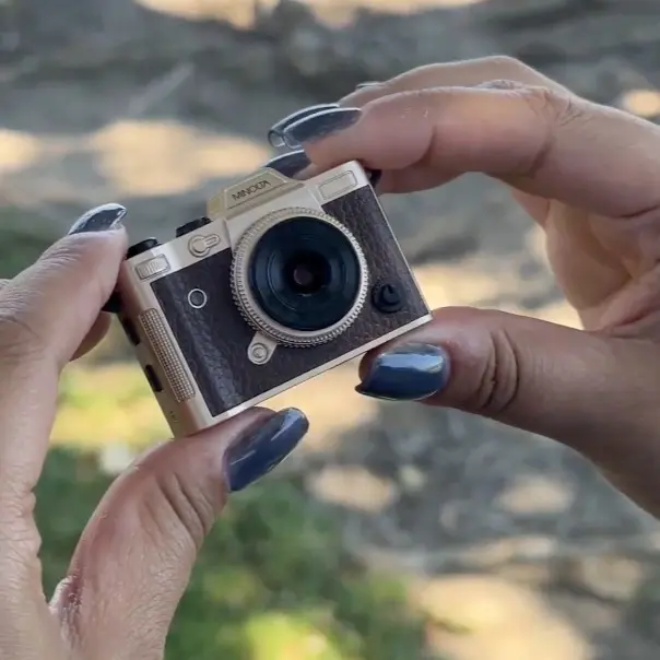 Minolta MNBM1 Mini Digital Camera - Y2K Vintage Pocket Camera 20MP 2K HD Video Keychain Vlog Camera with 8GB SD Card, Filters & Flash