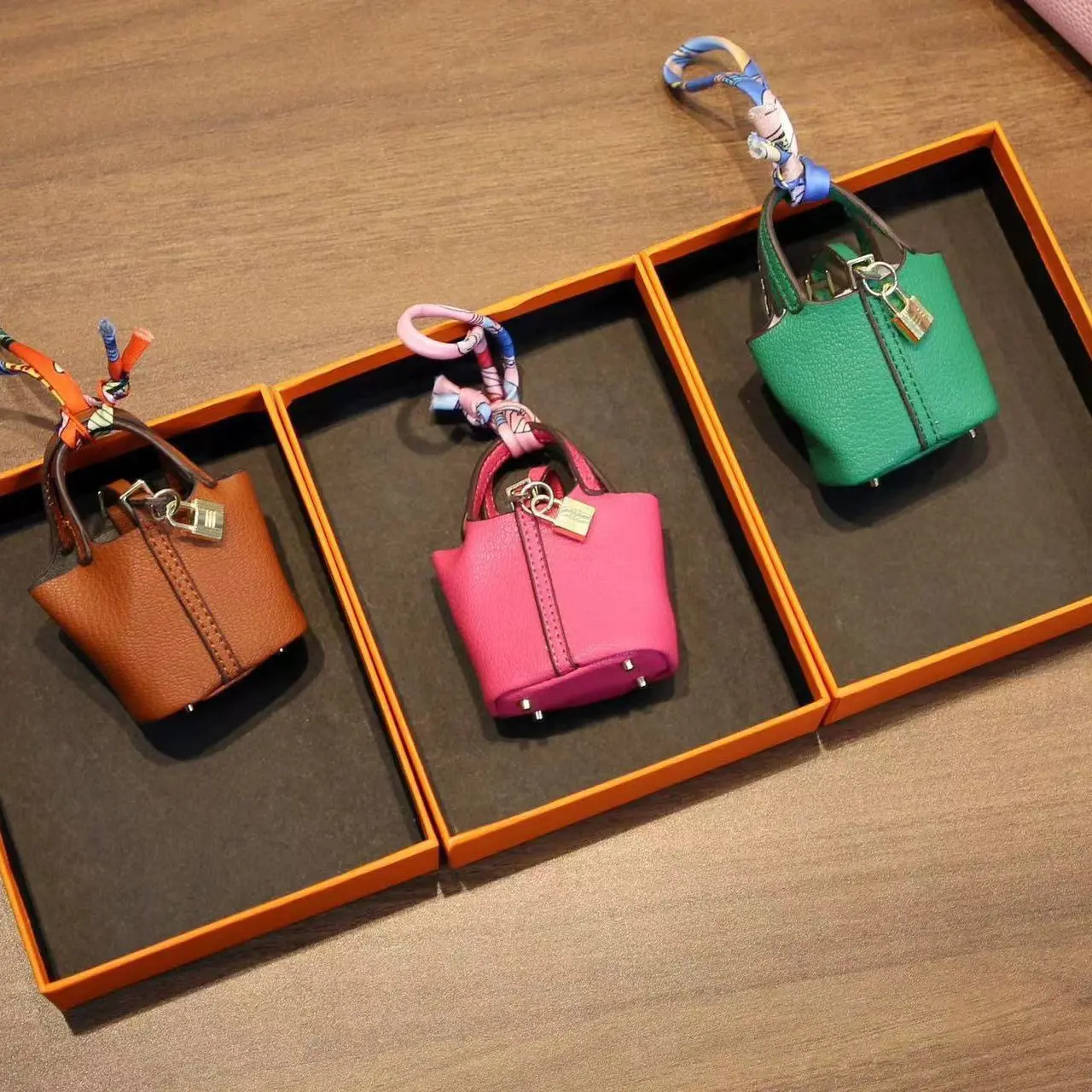 Luxury PU Leather Mini Basket Bag Charm Keychain - Portable Earbuds Storage Pouch, Keychain Decor for Bags & Keys