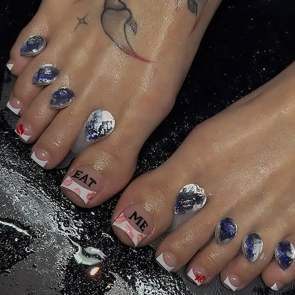 36pcs French Tip Toe Nails, Short Square False Toenail Stickers, Edge & 'eat Me' Print, Trendy All-Season Footwear for Parties, Nail Art Design