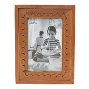 1 pc 4x6 Rustic Brown Picture Frame, Farmhouse Style Rustic Wood Photo Frame -HD Glass & Cloud pattern step finish, Wedding Picture Tabletop & Wall Decoration, Vertical or Horizontal Display for 4x6 Photo, Home Decor, Perfect Thanksgiving & Christmas Gift