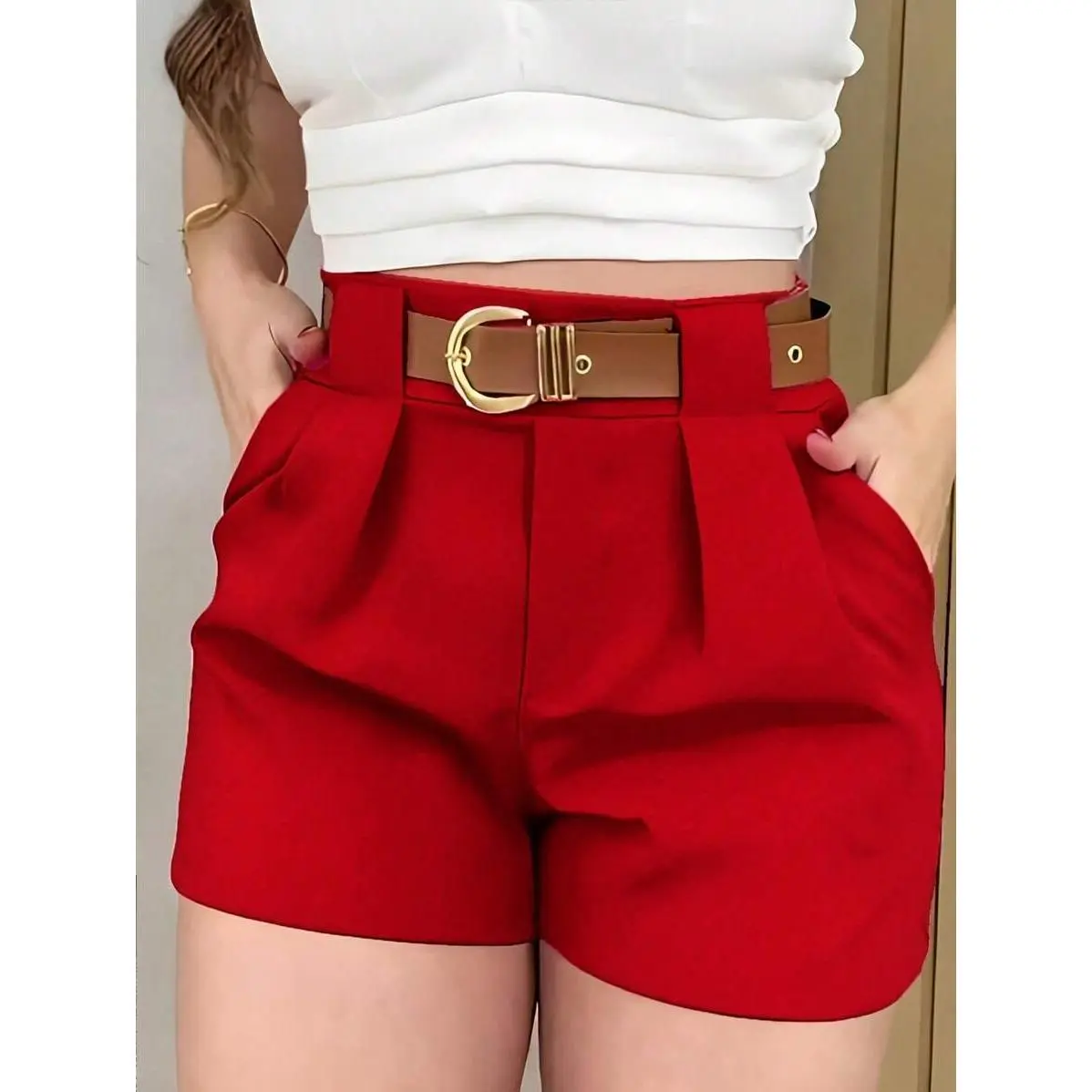 Women's Solid Color Pleated Straight-Leg Pocket Shorts