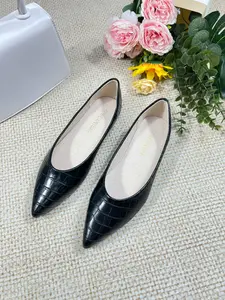 Modern Metal Liquid Silver Ballet Flats, Stylish Crocodile Pattern Pointed Toe Slip-On, Breathable Comfort Versatile Formal Occasion Dress Shoes