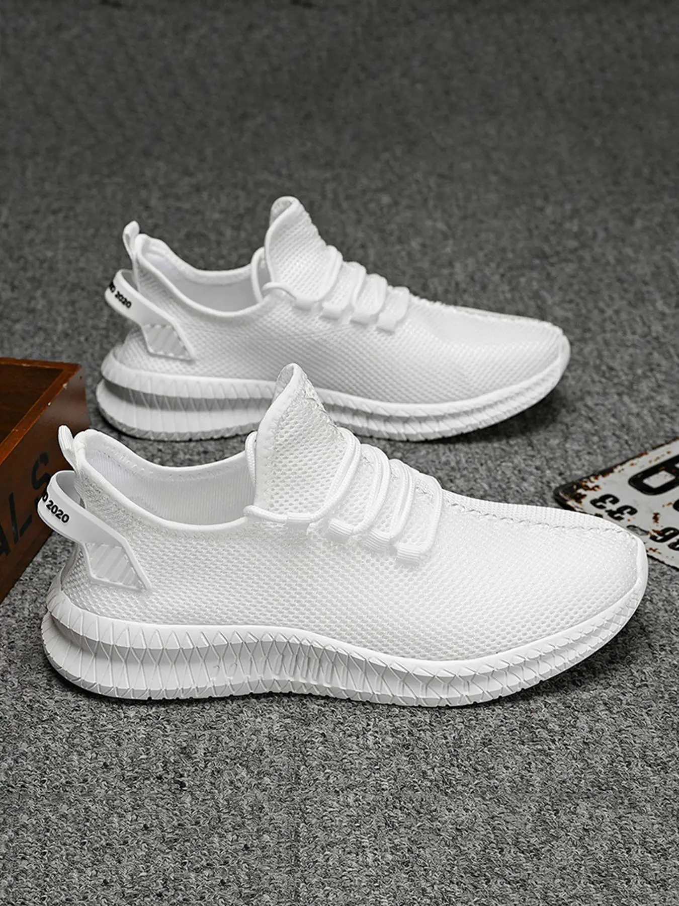 Men's Fashionable Plain Lace Up Sneakers, Casual Sporty Hollow Out Design Running Shoes, Breathable Comfortable Non-slip Sneakers for Daily Wear