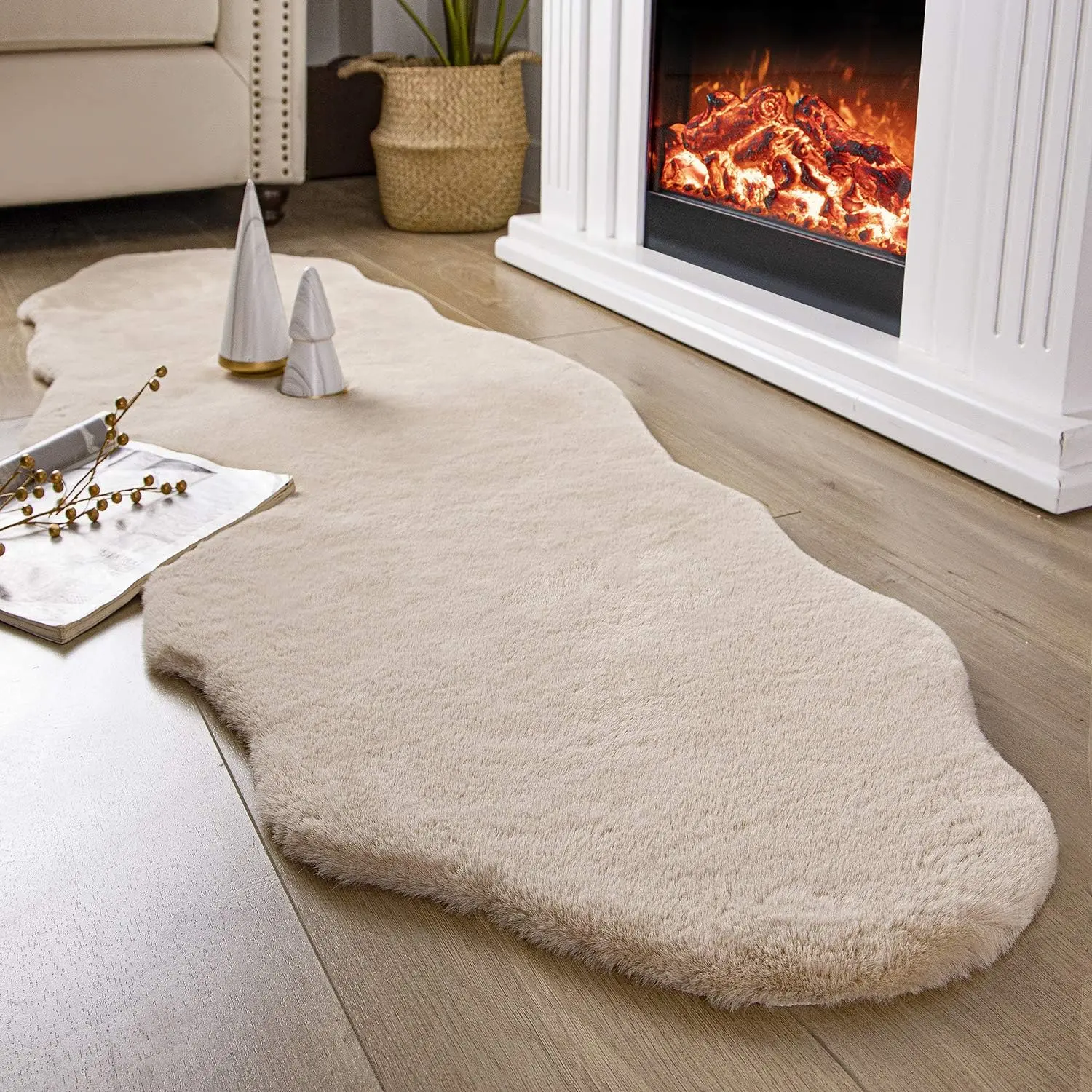 Faux Rabbit Fur Rug, Beige 2x6 ft Soft Fluffy Faux Fur Runner Rug, Shaggy Area Rug for Bedroom, Living Room, Machine Washable Nursery Rug