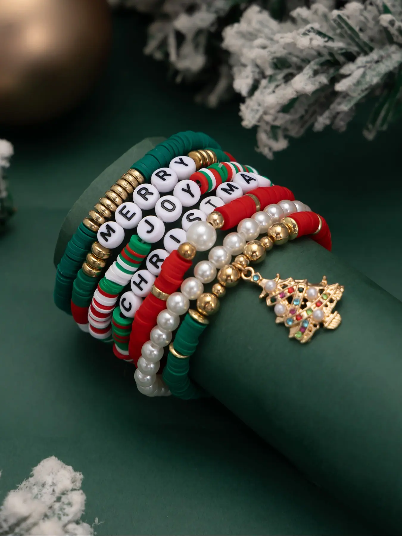 Christmas Theme Beaded Pearl Soft Clay Bracelets with Colorful Rhinestone Christmas Tree Pendants, Perfect Party Accessories