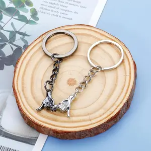 2Pack Pinky Promise Keychain Gift Matching Couple Gifts-Cute Symbolic Couple Gift Set for Couples, Best Friends Every day Use , Especially for Long Distance Relationships