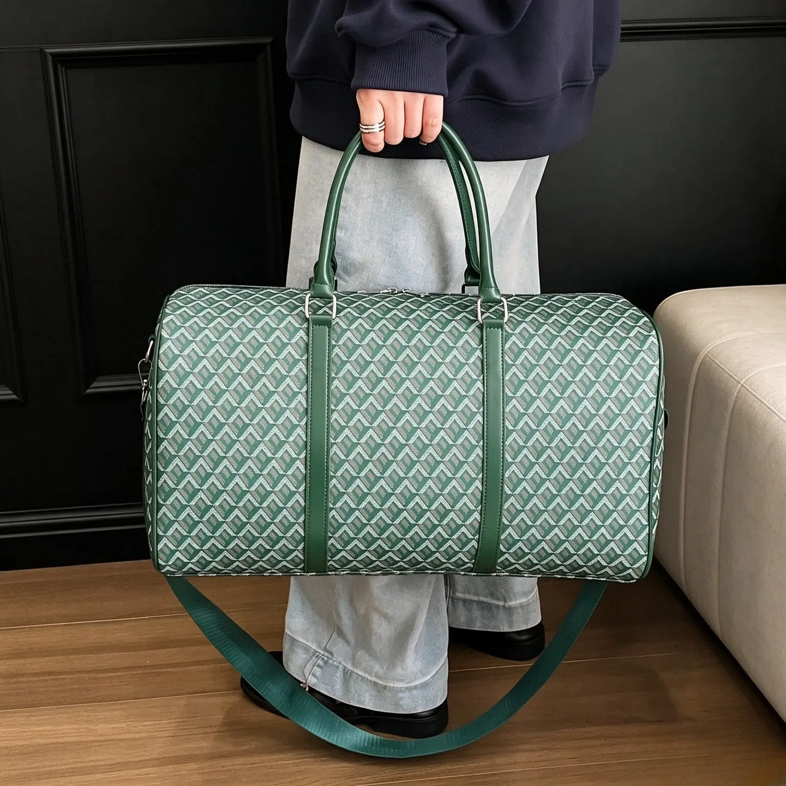 Large Capacity Travel Duffel Bag, Lightweight Multifunctional Weekend Overnight Bag, Durable Spacious Handbag for Commute, School & Daily Travel