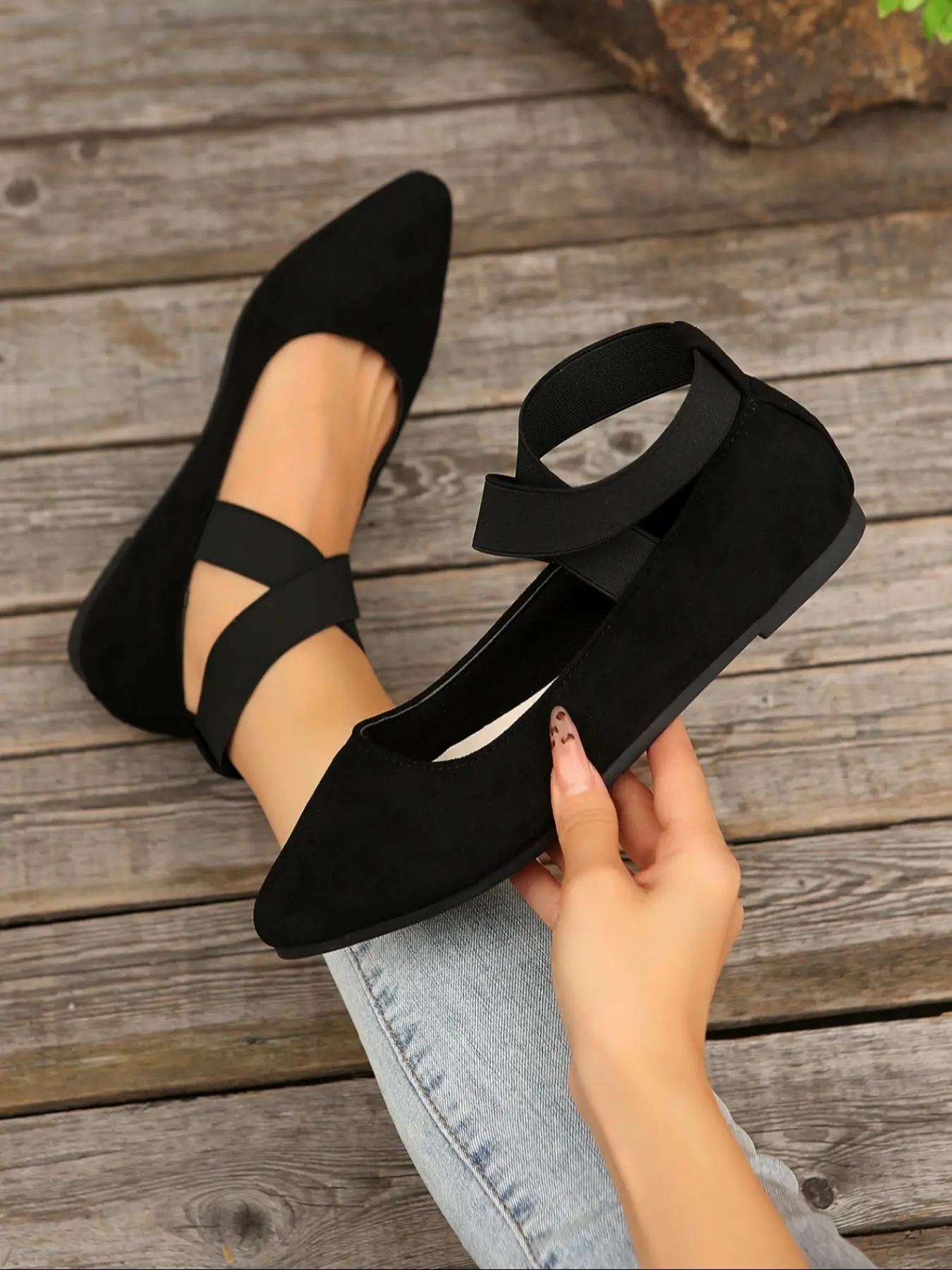 Women's New Pointed Toe Ballet Shoes, Simple Design, Ankle Cross Strap, Easy Slip-On, Slip Ins Shoes, Soft Sole Flats, Ballerina Flats, Comfortable, Ideal for Daily Commute and Casual Wear