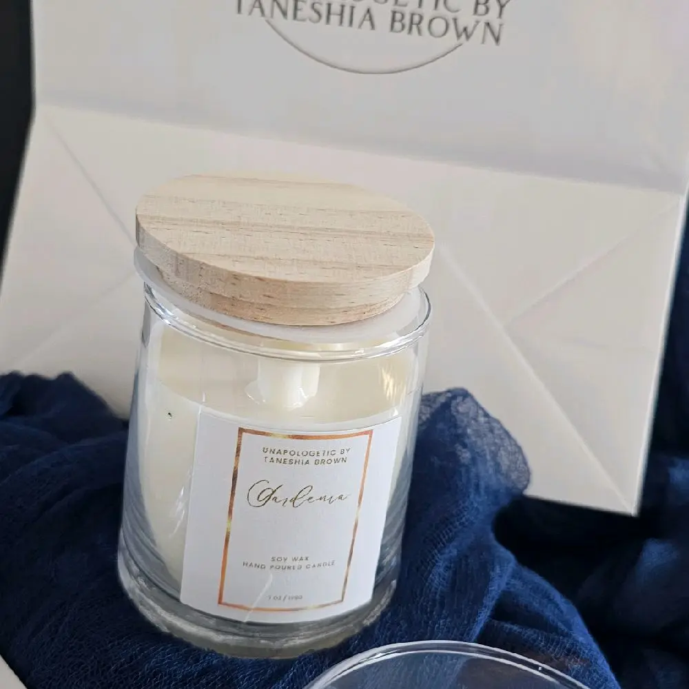 Gardenia 7 oz Hand Poured Soy Candle
