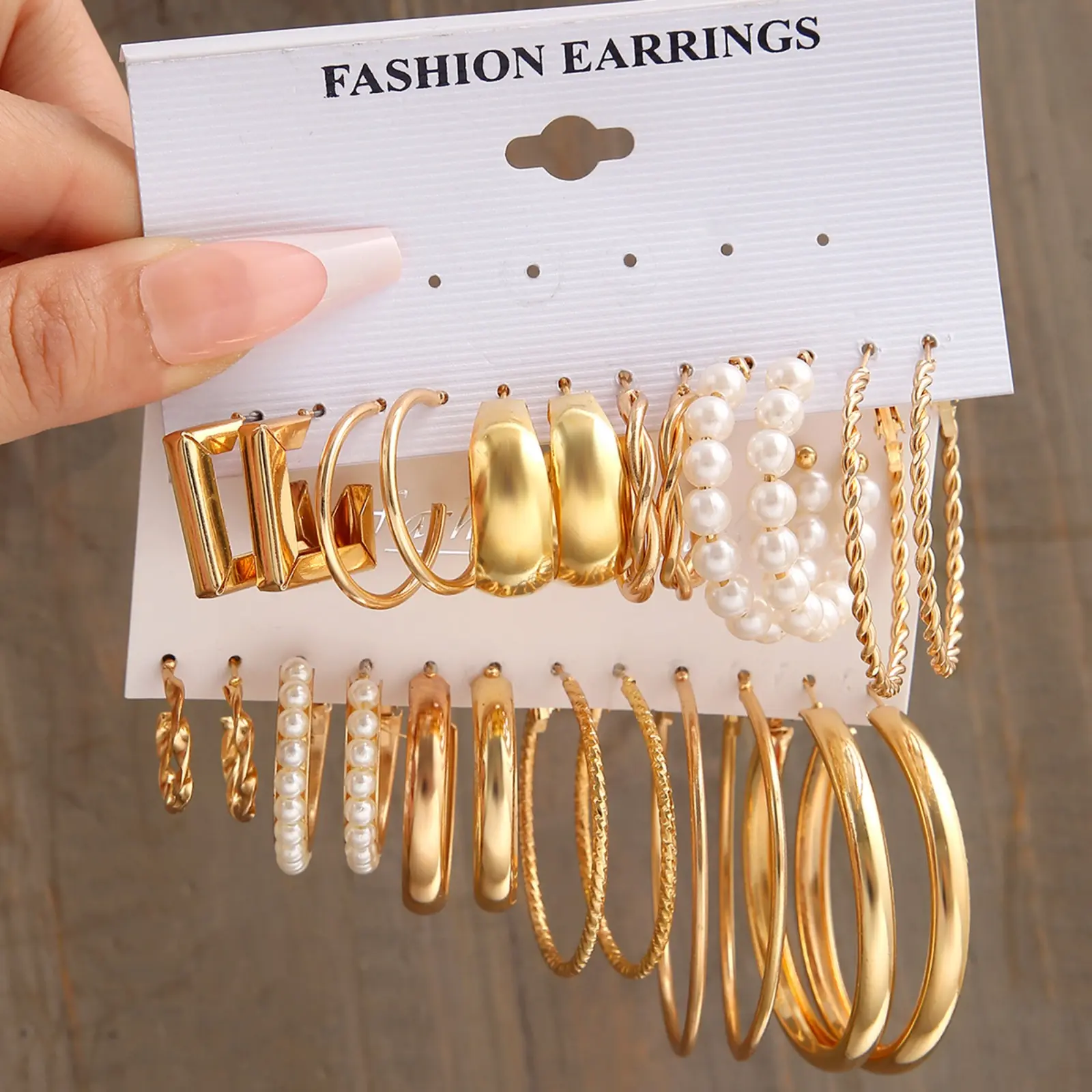 Sports & Outdoor Accessories 6-Piece Gold Vintage Faux Pearl Metal Square Geometric Jewelry Combo, Men's Earrings, Fashionable Jewelry, Ear Hoops, Hoops Shape Earrings, Trendy Jewelry