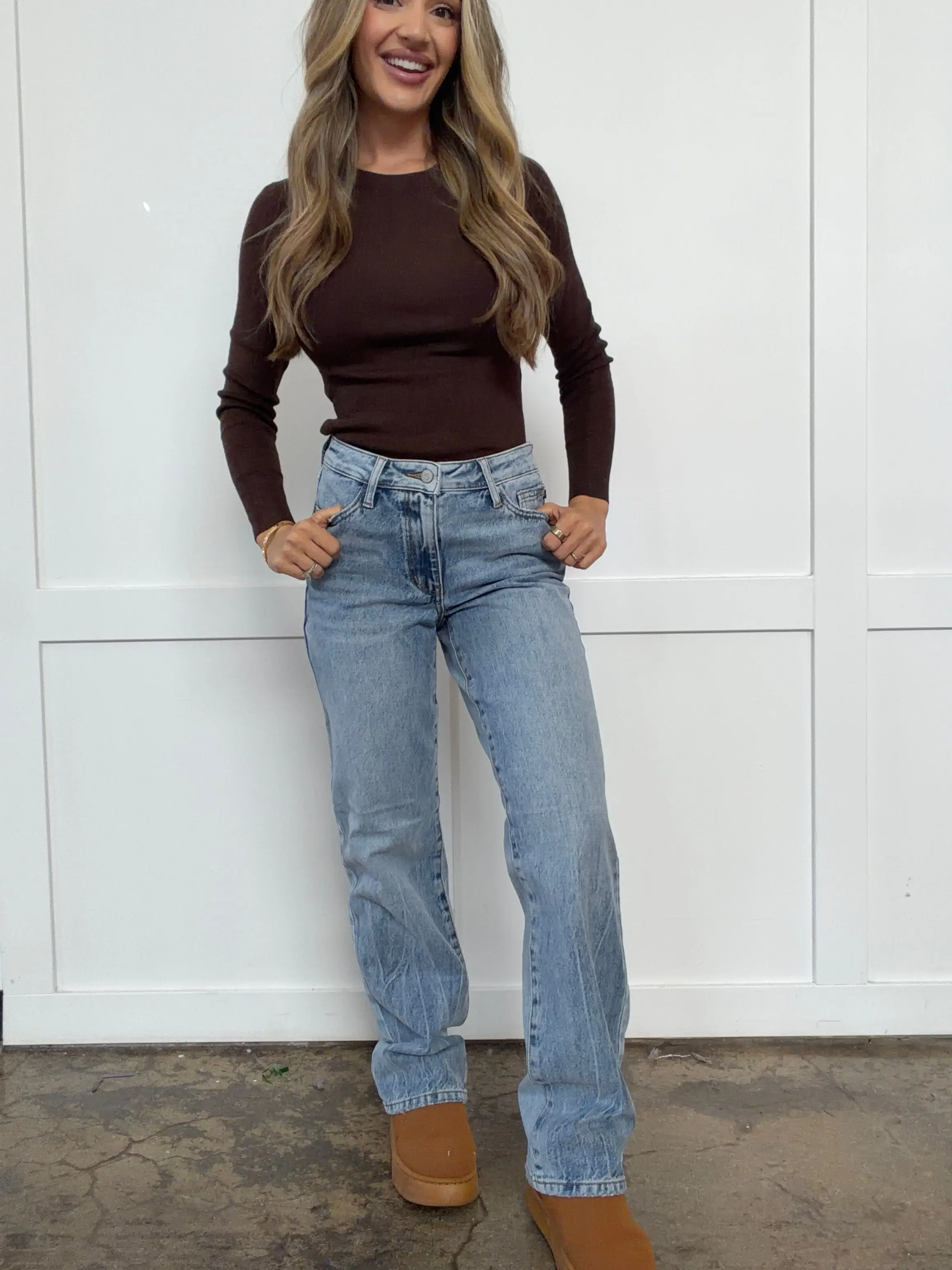 Ellie Straight Leg Mid Rise Jeans