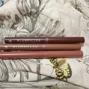 Product Review of Blurfiller Blurring Lip Contour, Buildable Formula, Line, Define, Contour, L'Oreal Paris from 🇪**🇻