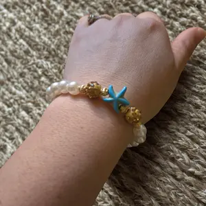 Starfish Bracelet with Pearlescent and Rhinestone Beads and Blue Starfish Charm for Women