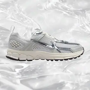 Nike Zoom Vomero 5 'Photon Dust Chrome' Youth / Women's Lightweight Running Shoes with Responsive Cushioning All Seasons Laces Closure