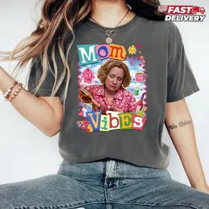 Gildan Thug Life Mama Graphic T-Shirt in 100% Cotton, Unisex Classic Fit 90's Retro Style, Funny Mother's Day Gift, Tshirt