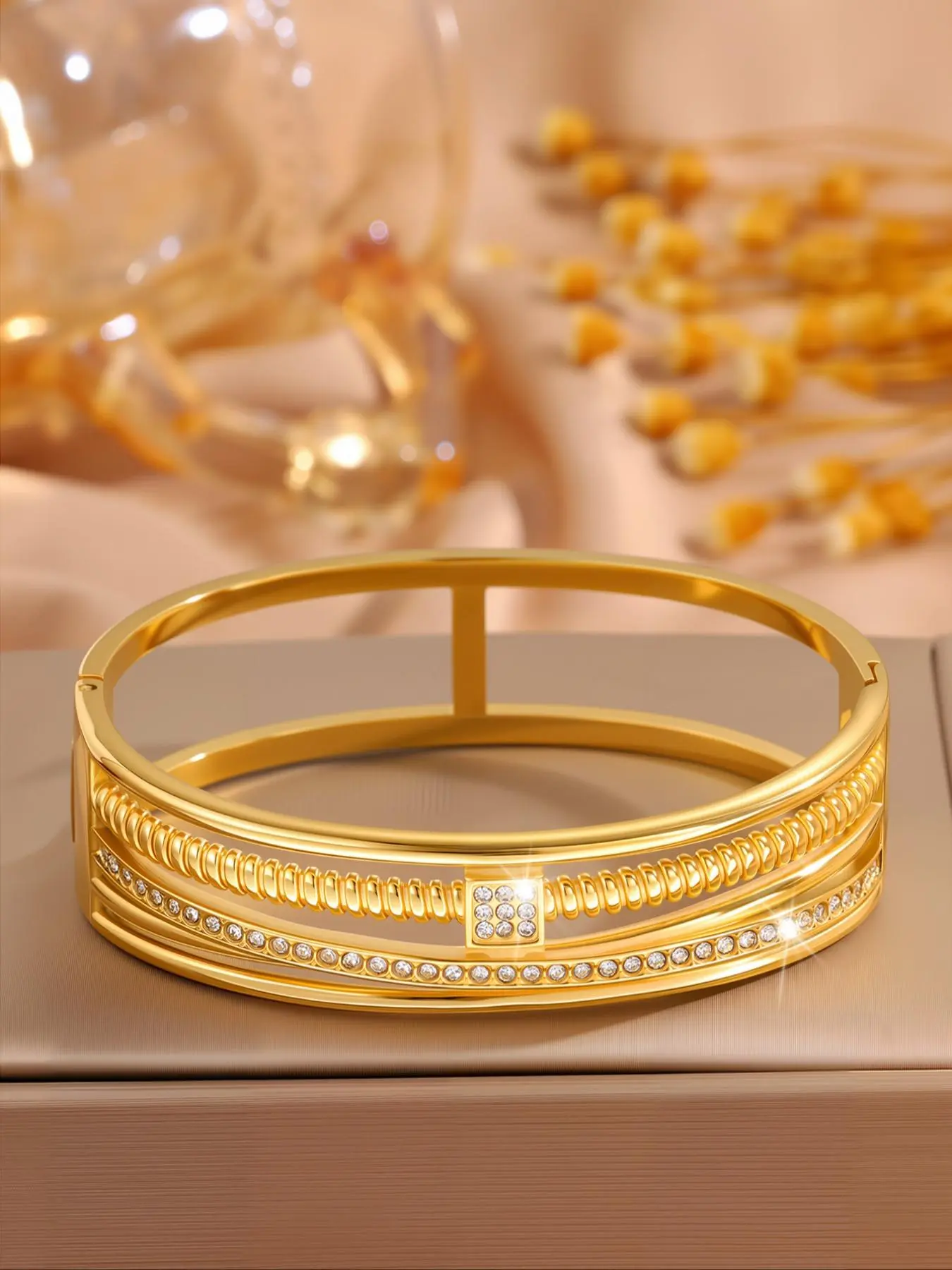 French Elegant Large Cross Line Diamond Inlaid Bracelet, Stainless Steel Material for Daily Fashion, Unisex Accessory for Vacation Wear