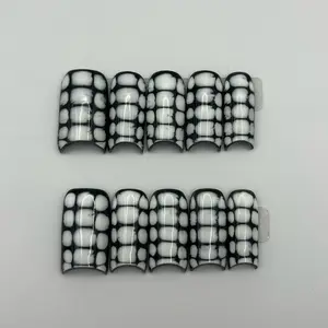 Blooming Black and White press on nails
