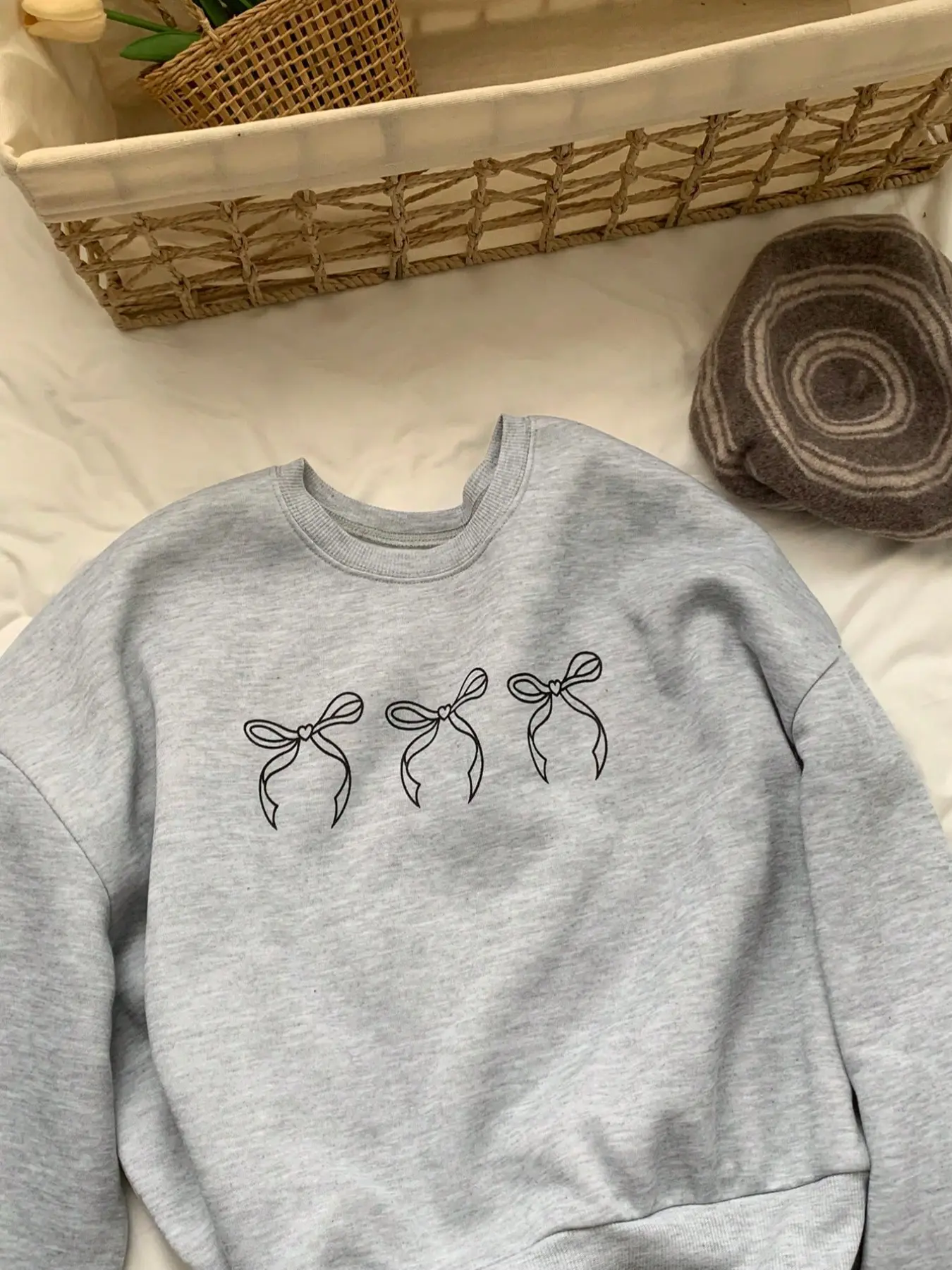 Women's Geometric Print Bowknot Pullover Sweatshirt, Casual Loose-Fit Round Neck Jumper for Fall & Winter, Thick Knit Fabric