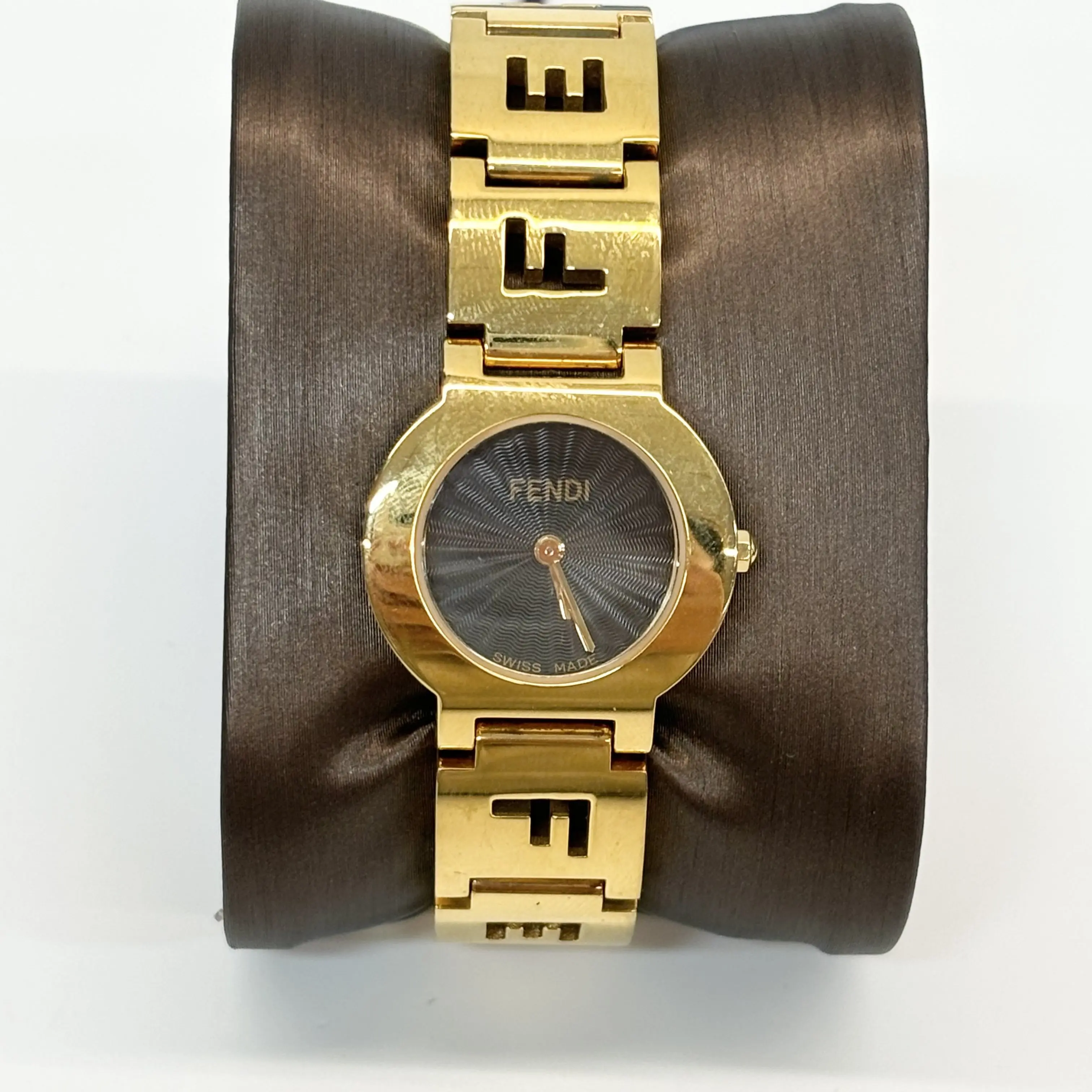 Pre-Owned Fendi Vintage Double F Women's Round Gold Metal Quartz Watch, 24mm, n23363388