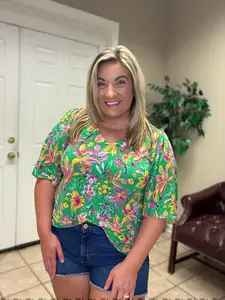 Cali Top in Kelly Green Blouse Fabric - Stretchy Knit Fit Shirt for Women with V-Neckline & Half Sleeves