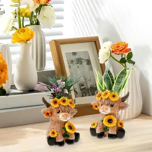 Highland Cow Planter, Succulent Pot, Cute Resin Sunflower Highland Cow Statue Decor, for Mini Plants, Flowers, Cacti, Indoor Outdoor Plants