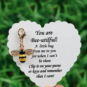 Bee Heart Pocket Hug Greeting Card, Inspiring Poem, 1/5 Counts Alloy Bee Pendant Keychain Gift with Gift Card, Party Gifts for Friend & Family, Thoughtful Gift