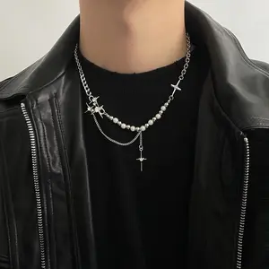 Edgy chunky star necklace