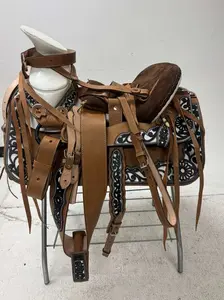 Charro Saddle 15.5” – Tan & Black Floral Bordada “El Artista” (Set Completo)