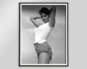 No Framed,Sophia Loren Poster - Black White