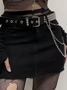 Punk-style rivet chain belt suitable for both men and women. Fashionable, unique, trendy. Leather belt that is easy to pair with various outfits, durable and adjustable.