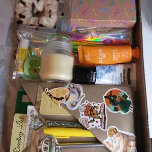 Blind Date With A Book Premium Box