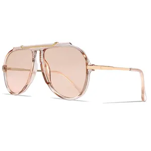 Aviator Sunglasses That Go With Everything/The Classic Large Frame frames The Face Beautifully And The Gradient Lenses Provide Sun Protection While Maintaining A Stylish Look