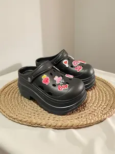 Stylish Women's Clogs with Heart and Flamingo Decor, Casual Beach and Home Shower Shoes, All Season Comfort Footwear, Stylish Punk Clogs