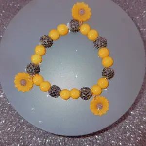 Sunny Sunflower Bracelet with Yellow Beads and Floral Charms for Women's Fashion Accessories