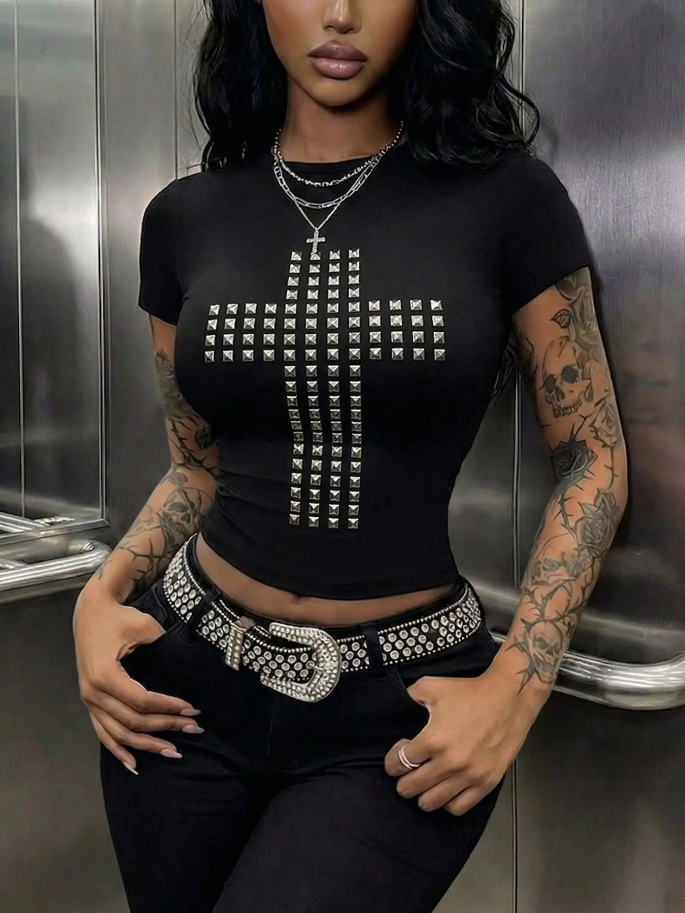 Goth Punk Rock Hip Hop Women's Short Sleeve Round Neck T-Shirt, Sexy Slim Fit Statement Graphic Top with Metallic Geometric Design for Casual Street Fashion Style, Y2K Vibe, Gothic, Aesthetics, Perfect for Parties and Daily Wear, Womenswear